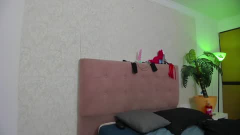 Snapshot of diabla_sexyboobs chatting on 01.27.25 D I A B L A online show from 01.27.25