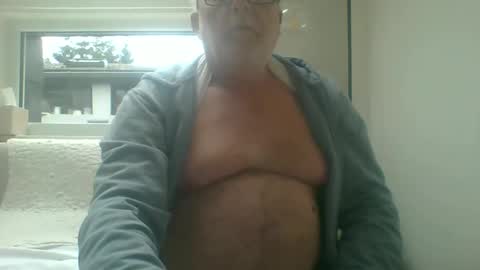 Snapshot of dial76 chatting on 01.19.25 dial76 online show from 01.19.25