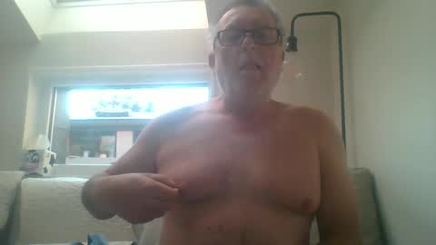 Snapshot of dial76 chatting on 02.02.25 dial76 online show from 02.02.25