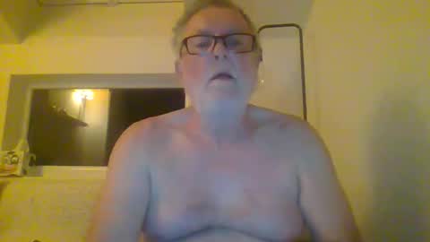 Snapshot of dial76 chatting on 02.06.25 dial76 online show from 02.06.25