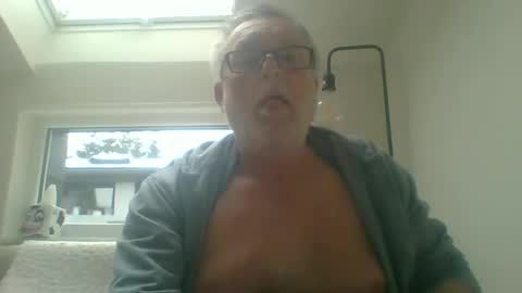 Snapshot of dial76 chatting on 02.09.25 dial76 online show from 02.09.25