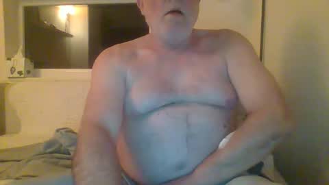 Snapshot of dial76 chatting on 02.20.25 dial76 online show from 02.20.25