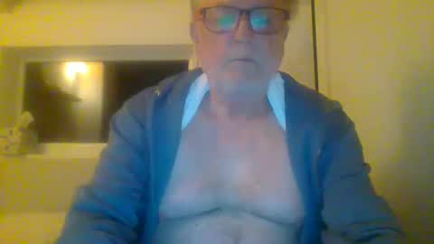 Snapshot of dial76 chatting on 03.08.25 dial76 online show from 03.08.25