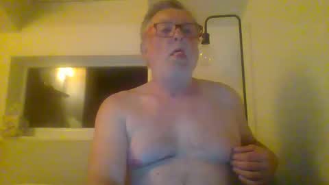 Snapshot of dial76 chatting on 03.09.25 dial76 online show from 03.09.25