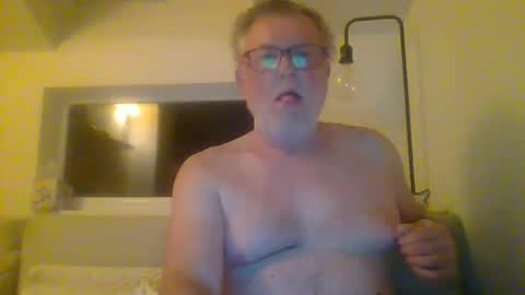 Snapshot of dial76 chatting on 03.11.25 dial76 online show from 03.11.25