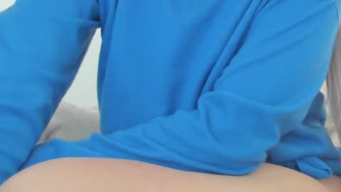 Snapshot of diamond_ava_ chatting on 01.05.25 Thea online show from 01.05.25