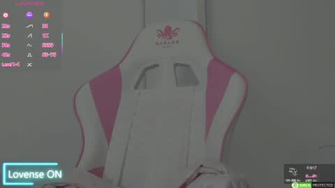 Snapshot of diamond_ava_ chatting on 02.25.25 Thea online show from 02.25.25