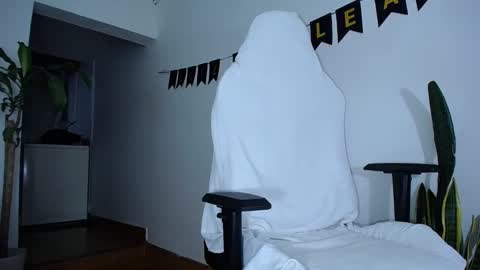 Snapshot of diamond_black00 chatting on 01.01.25 MaSSimo online show from 01.01.25