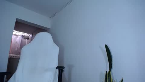 Snapshot of diamond_black00 chatting on 01.17.25 MaSSimo online show from 01.17.25