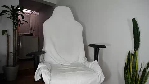 Snapshot of diamond_black00 chatting on 02.23.25 MaSSimo online show from 02.23.25