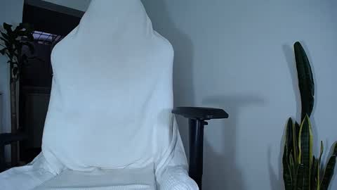 Snapshot of diamond_black00 chatting on 02.25.25 MaSSimo online show from 02.25.25