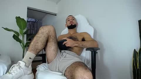 Snapshot of diamond_black00 chatting on 10.18.25 MaSSimo online show from 10.18.25