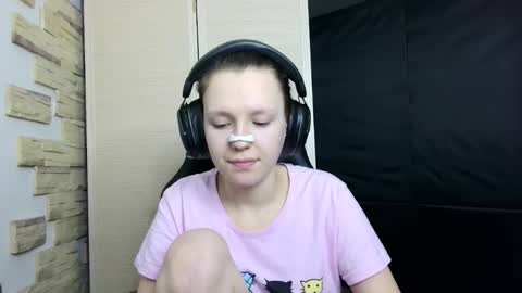 Snapshot of diana_back3 chatting on 11.15.25 diana_back3 online show from 11.15.25