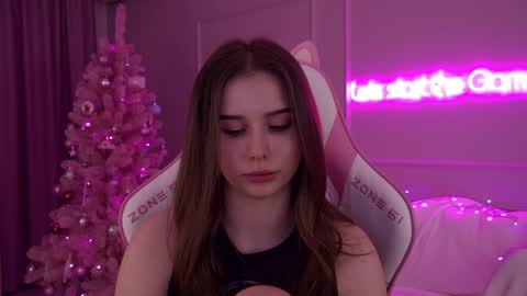 Snapshot of dianabecker chatting on 12.17.24 Diana online show from 12.17.24