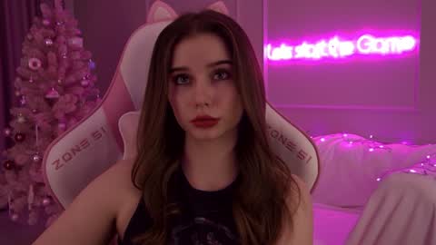 Snapshot of dianabecker chatting on 12.18.24 Diana online show from 12.18.24