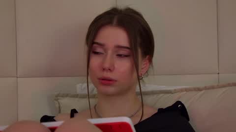 Snapshot of dianabecker chatting on 02.05.25 Diana online show from 02.05.25