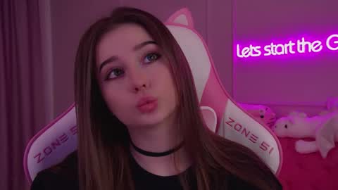 Snapshot of dianabecker chatting on 02.27.25 Diana online show from 02.27.25