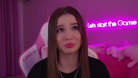 Snapshot of dianabecker chatting on 03.04.25 Diana online show from 03.04.25
