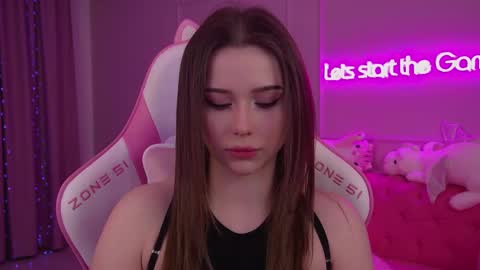 Snapshot of dianabecker chatting on 03.09.25 Diana online show from 03.09.25