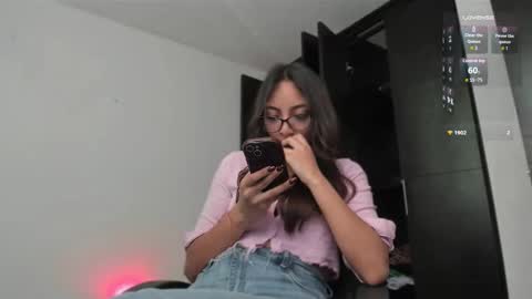 Snapshot of dianadirty1 chatting on 12.15.25 dianadirty1 online show from 12.15.25