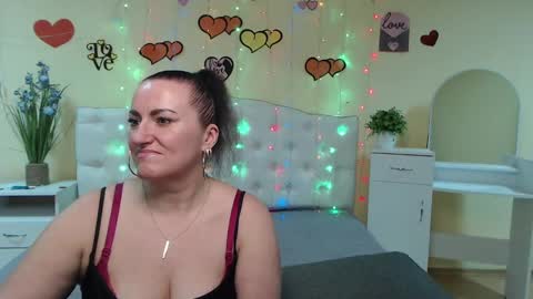 Snapshot of dianamgg chatting on 03.12.25 Diana online show from 03.12.25
