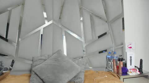 dianarous online show from 11.30.25