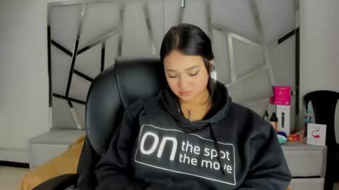 Snapshot of dianarous chatting on 07.25.26 dianarous online show from 07.25.26