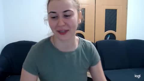 Snapshot of dianasmiey7 chatting on 01.09.25 dianasmiey7 online show from 01.09.25