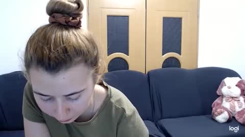 Snapshot of dianasmiey7 chatting on 01.27.25 dianasmiey7 online show from 01.27.25