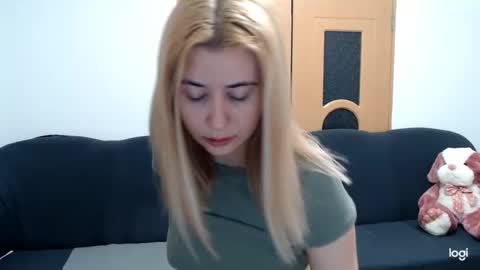 Snapshot of dianasmiey7 chatting on 02.13.25 dianasmiey7 online show from 02.13.25