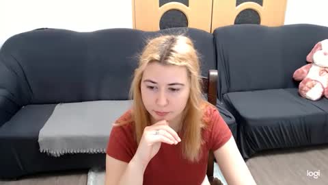 Snapshot of dianasmiey7 chatting on 03.06.25 dianasmiey7 online show from 03.06.25