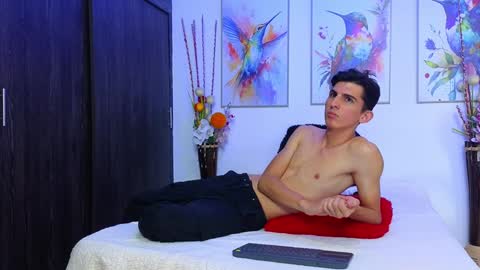 Ana  Leo online show from 12.12.24