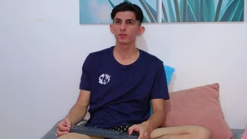 Snapshot of dianayleo chatting on 04.02.26 Ana Leo online show from 04.02.26