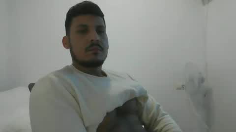 Snapshot of diangohetero21cm chatting on 12.15.25 diangohetero21cm online show from 12.15.25