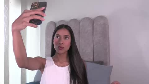 Melania   -    online show from 02.13.25