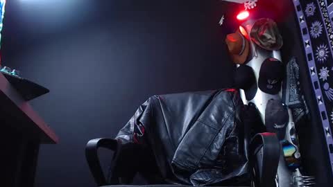 DICAPRIO online show from 03.05.25