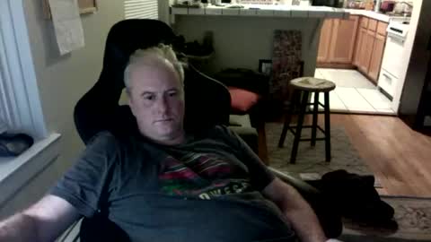 Snapshot of dickflasher5 chatting on 12.18.25 Richard Fleischer online show from 12.18.25