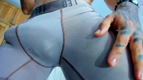 Snapshot of diego__cruz chatting on 11.27.25 Diego online show from 11.27.25