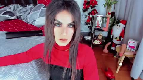 Snapshot of difiortiffany chatting on 12.24.24 difiortiffany online show from 12.24.24