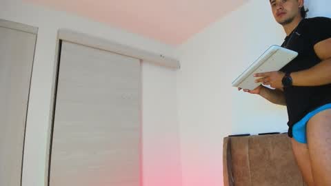 Snapshot of dilan_coy chatting on 12.20.25 Dilan Coy online show from 12.20.25