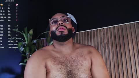 Snapshot of dilanjonnes chatting on 12.24.24 DilanJonnes online show from 12.24.24