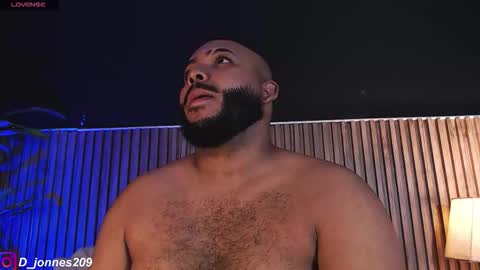 Snapshot of dilanjonnes chatting on 10.12.25 DilanJonnes online show from 10.12.25