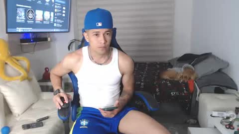 Snapshot of dilanxxx8888 chatting on 04.08.26 dilanxxx8888 online show from 04.08.26