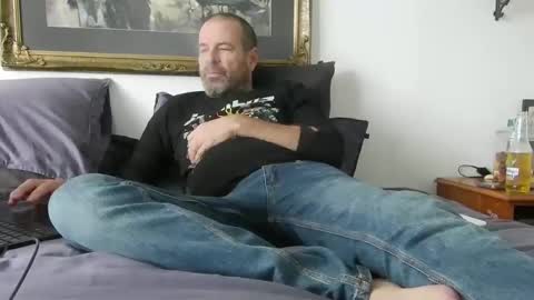 Snapshot of dilf_4u chatting on 01.06.25 Hot Penis online show from 01.06.25