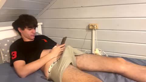 Snapshot of dimamozaev400 chatting on 11.05.25 Dima online show from 11.05.25