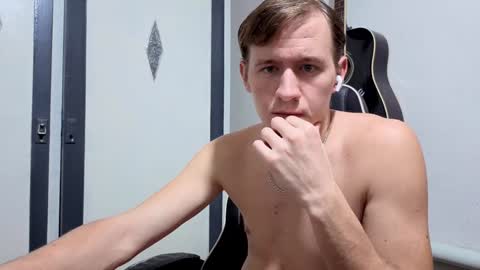 Snapshot of dimastyzzz chatting on 01.14.25 Dimetriusen online show from 01.14.25