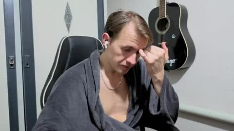 Snapshot of dimastyzzz chatting on 01.24.25 Dimetriusen online show from 01.24.25