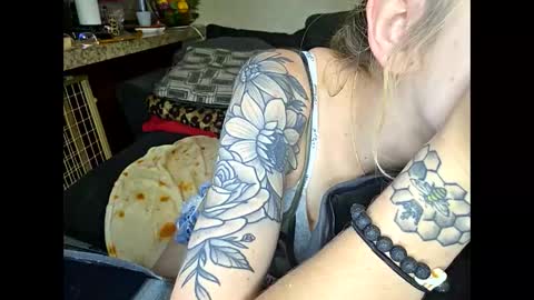 Sofie online show from 04.27.26