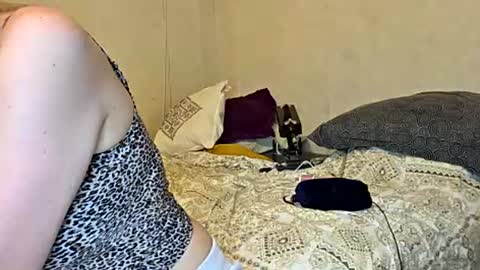 Snapshot of dimepiecexxx chatting on 06.16.26 Sofie online show from 06.16.26