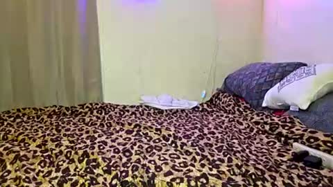 Snapshot of dimepiecexxx chatting on 06.19.26 Sofie online show from 06.19.26